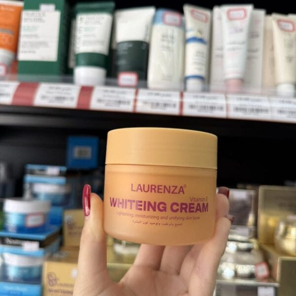 Laurenza Vitamin C Whitening Cream — სახის გამაღიავებელი კრემი ვიტამინი C-ს შემცველობით