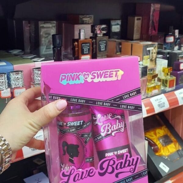 Pink In Sweet ის სხეულის მოვლის სასაჩუქრე ნაკრები.